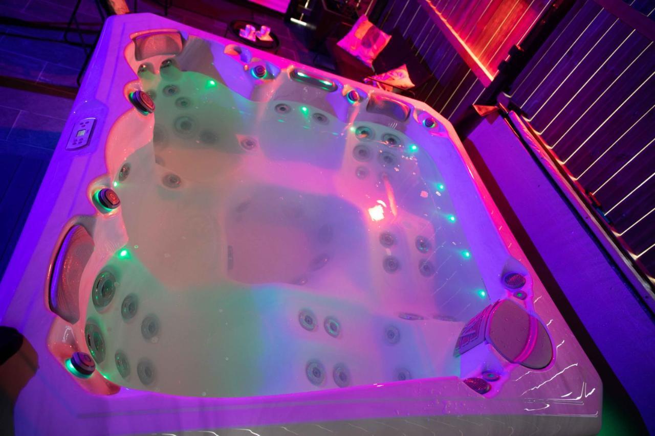 Domaine Des Demoiselles - Gite Et Spa Hauteville  ภายนอก รูปภาพ